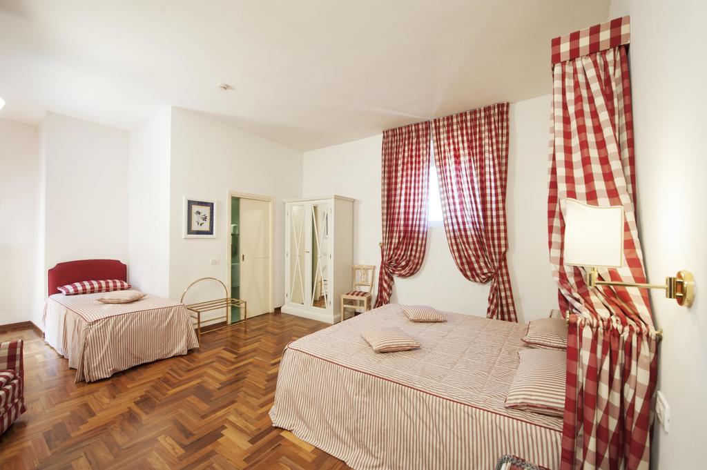 Palazzo Ruspoli Apartment ฟลอเรนซ์ ภายนอก รูปภาพ
