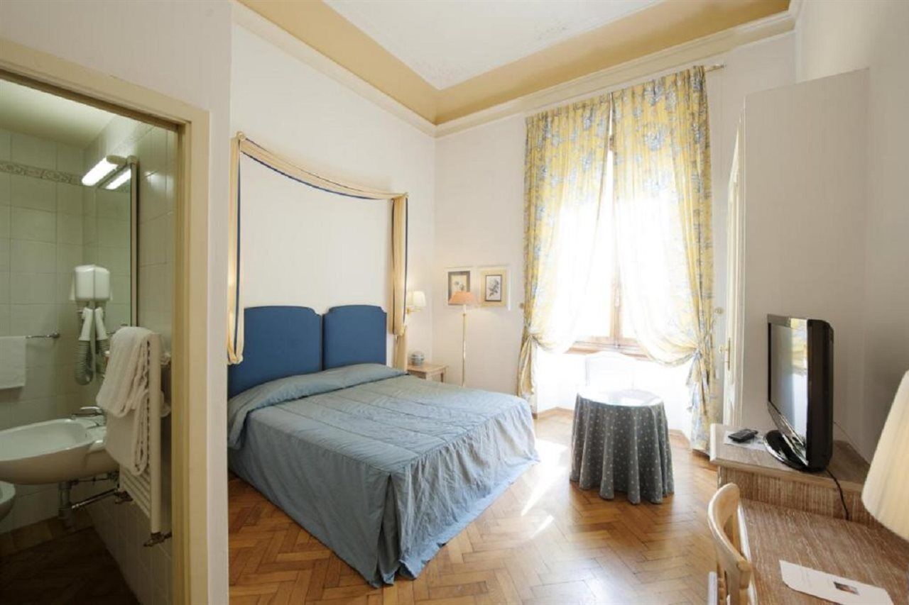 Palazzo Ruspoli Apartment ฟลอเรนซ์ ภายนอก รูปภาพ